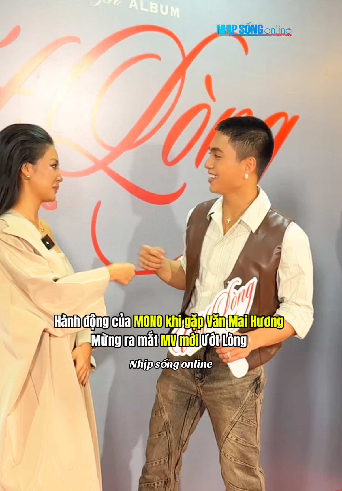 Hành động của MONO khi gặp Văn Mai Hương Mừng ra mắt MV mới Ướt Lòng #nhipsongonline #tiktokgiaitri #vanmaihuong #uotlong #mono 