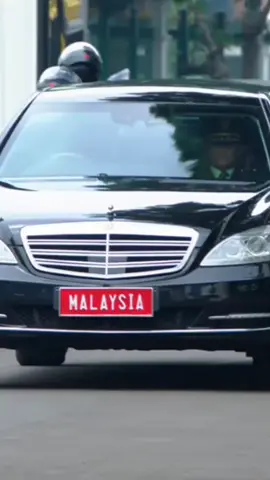 Bapak Prabowo Sambut kedatangan PM Malaysia Anwar Ibrahim di istana negara #prabowo #anwaribrahim #indonesia🇮🇩 #malaysia 