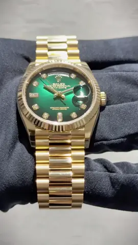 Available in Osaka-Japan ¥.7Xx💴 #Rolex #128238 #daydate36mm #greenombre 