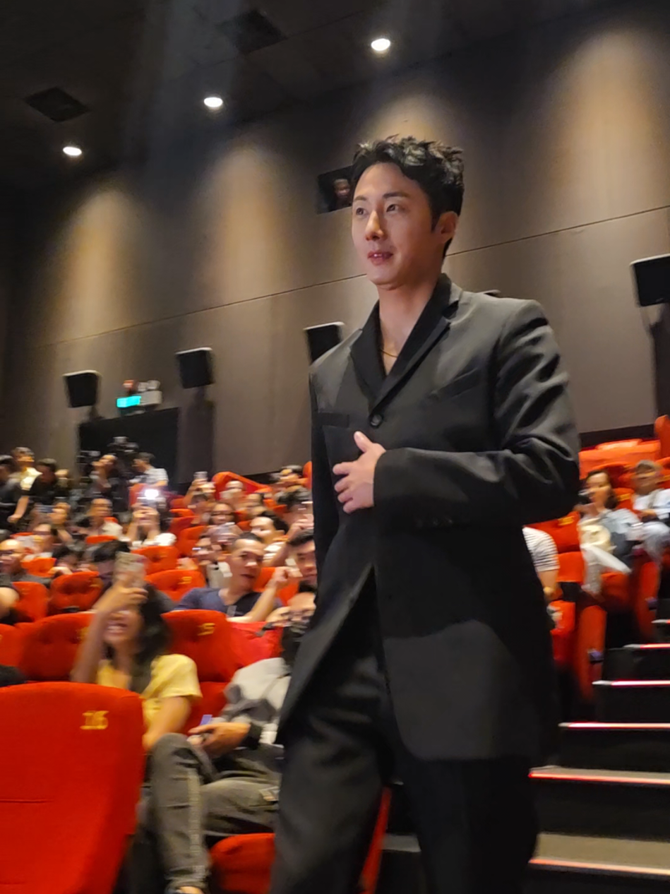 Jung Il-woo chuẩn soái ca xuất hiện tại VN #saigondaily #mangmedibo #lohan #tuantran #giatri 