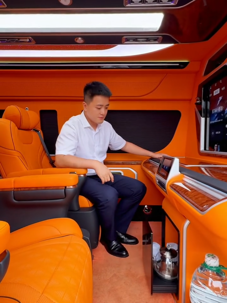 The beast is back! HiAce 2025 Black Edition is here. 🖤