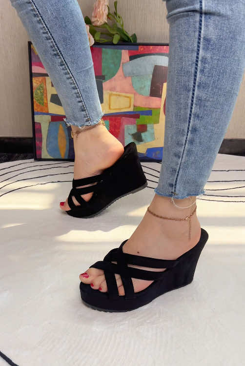 Cute wedge sandals#trendyshoes #viralshoes #spotlightfinds #tiktokmademebuyit #womenshoes #comfyshoes #tiktokshopcreatorpicks #SummerFashion #wedge #tiktokshopbacktoschool #backtoschool #summershoes 