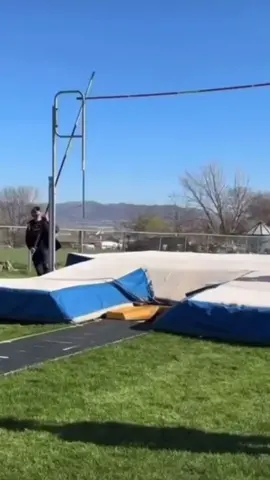 Pole Vault Slide #pole #vault #video #hook #fuuny #transitional 