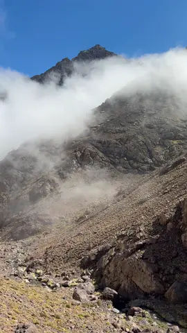 طريق توبقال امليل المغرب #جبل #Hiking #مغامرة #AtlasMountains #ExploreMorocco #NatureLovers 