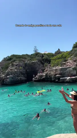 Nos llevamos 2 horas, toda la cala animando 😹 #laura #calaenbrut #menorca #amigos 