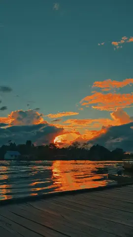 tambahkan kata-kata #sunset #papua #merauke 