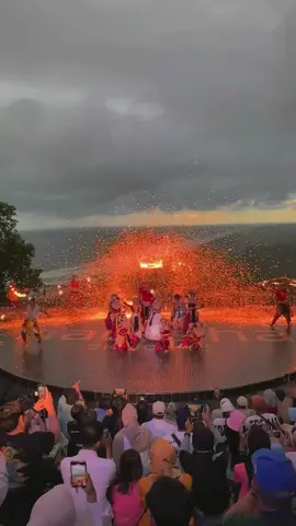 Minimal sesekali kalau di Jogja  ➡️ Sewa mobil dan driver Jogja  ➡️ Paket wisata Jogja  ➡️ Private trip ➡️ Perjalanan dinas #sewamobiljogja #paketwisatajogja #wisatajogja #rekomendasiwisatajogja #jogja #wisatagunungkidul #obelixseaview 