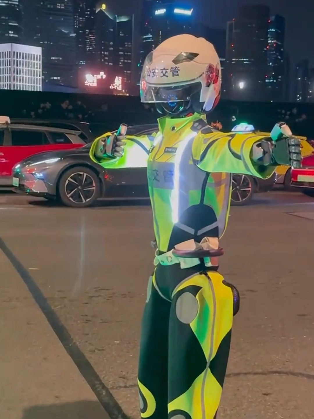 Too futuristic?🤖✨ A traffic control robot has made a surprise appearance on Shanghai’s Bund—still in development and learning the ropes, but already pulling off hand signals like a pro. And not gonna lie, it’s kind of... stylish. #Shanghai  #SmartCity  #robots