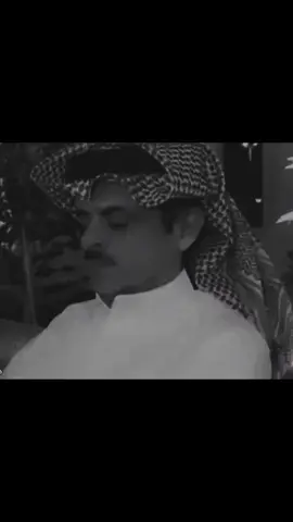 العمر ما هو بكل يوم تخسر لك صديق#شعراء_وذواقين_الشعر_الشعبي🎸 #قصايد_شعر_خواطر #☢♪حآزم_آلعبدآللهہ☢♪ 