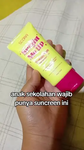 biar gak kelihatan dempul anak sekolahan wajib punya ini #suncreenviral #scora 