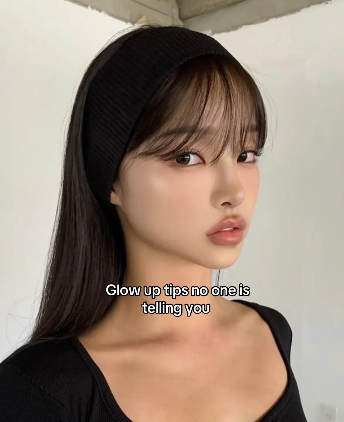 Want more beauty tips and tricks ? Get my glow up guide link in bio  #foryoupage #fyi #girl #GlowUp #glowuptips #advicetorgirls #beautytips #BeautyTok #beautyhacks #aesthetic #feminine #glowupforreal #dewyskin  #fyp #foryoupage #longface #koreanmakeup #japanese #douyin #douyinmakeup #Japanesemakeup #squareface #roundface #visualweight #buttonnose #sireneyes #darkcircles #makeuphacks #facehape