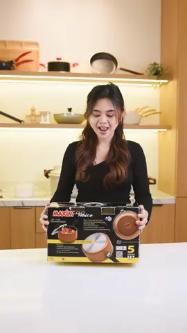 Masak cantik setiap hari dengan Maxim Venice Set. Desain stylish, hasil masakan pun makin flawless! #MaximVenice #MasakElegan 🌟Maxim terbaik Sejak 1987 🌟Black Diamond Anti-Lengket Swiss Technology 🌟PFOA PFOS Free Tersertifikasi FDA ‼️ LIVE SETIAP SENIN - JUMAT‼️ TIKTOK : 09.00 - 21.00 WIB #teflonantilengket #MaximCookware #resepsimple 