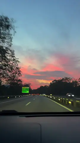 Sunrise ke sunset? 🌅 #malaysia #plushighway 