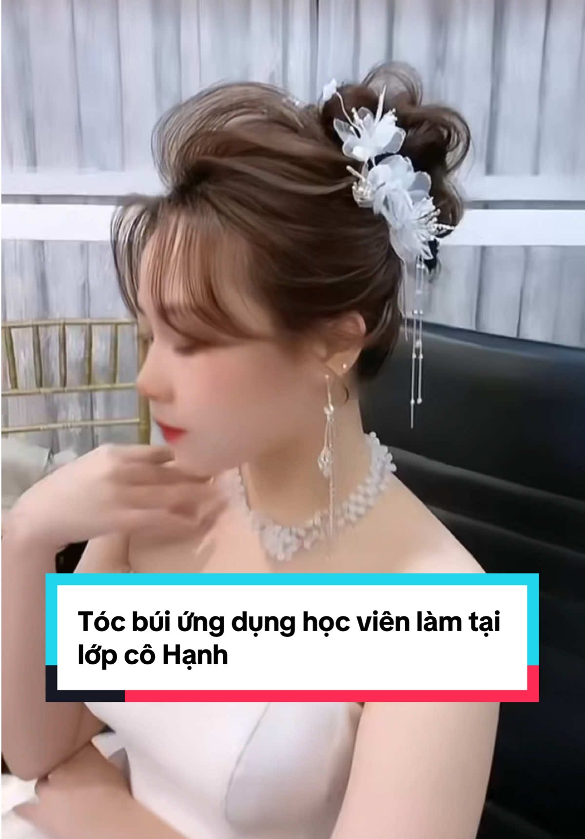 Tóc búi ứng dụng học viên làm tại lớp cô Hạnh Học tư duy gốc để tự tin xử lý mọi yêu cầu của khách hàng bạn nhé!!! #tocbui#loptocungdung#buitoc#hoctoc#lamtoc#daytoc#toccodau#hanhphamhairstylist