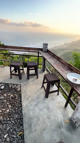 🌊🌿 #fyp #bukitparalayangwatugupit #bukitparalayangjogja #watugapitjogja #wisatajogja #explorejogja #pantaiselatanjogja #jogjaistimewa #jogja24jam 