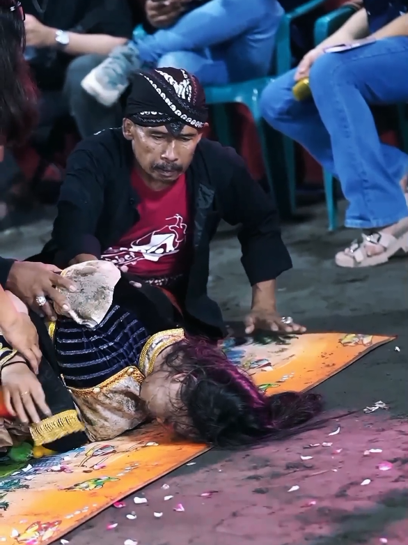 #jathilanjogja #jathilankreasi #jathilanpurworejo #jarananjawatimur #jaranankediri #storyjaranan #jathilanstory #story #fypage #jogja24jam #infojathilanjogja #infojathilanpurworejo 