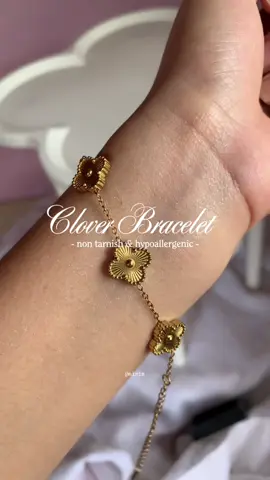lucky leaf clover bracelet ᯓᡣ𐭩!! #clover #leafclover #bracelet #braceletforwomen #cloverbracelet #affordable #goldbracelet 