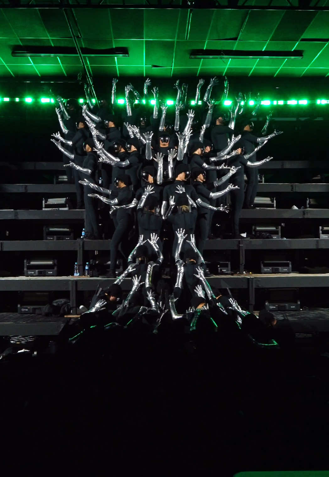 The tree is life, movement is human. This is not AI,  this is real. #KeepArtHumanTour @alok  See you in Romania - August 9, 2025  #UrbanTheory 