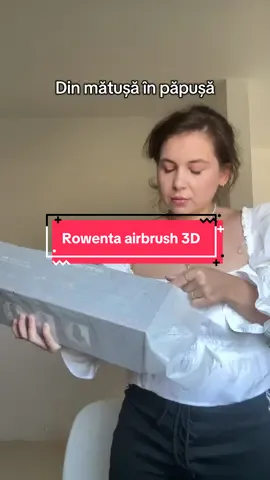 Ik heb deze stylingborstel ontvangen van @influenster en @rowentabelgium om hem uit te testen en mijn eerlijke mening te geven. Het droogt perfect en ik vind het fijn dat het makkelijk te gebruiken is. De borstels van Rowenta zijn altijd mijn favorieten geweest. Ik vind het fijn dat er 3 temperatuurstanden zijn en een knop om de koude lucht in te stellen. Ik vind het fijn dat je zelf de intensiteit van de luchtstroom kunt kiezen. Ik gebruikte het op de middelste stand, zodat ik mijn haar niet te veel hitte gaf. Binnen 10 minuten heb ik mijn haar gestyled. Ik ben erg blij met het volume dat het geeft. Het kapsel blijft zelfs na 3 dagen zitten, dus ik durf wel te zeggen tot de volgende wasbeurt. Hij is helemaal niet zwaar en mijn dochter kan hem gemakkelijk gebruiken. En het ontwerp is interessant. Ik vind het leuk dat het een mix van plastic en zachtere borstelharen heeft en natuurlijk een beschermkapje. #complimentary #rowenta #rowentabelgium #hairtok #haircare