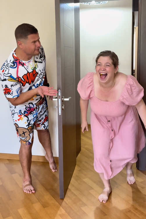 That squeaky door 🤣🤣🤣