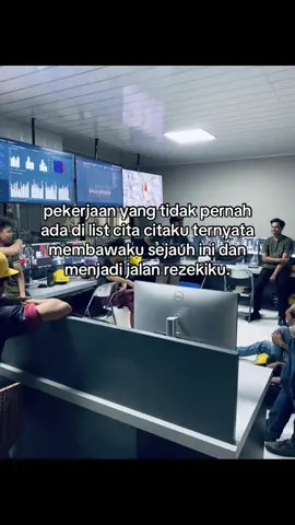 semangat terus para pekerja👷🏻💪🏻#fyp #motifasi #mahal #storytime #iniirvan 