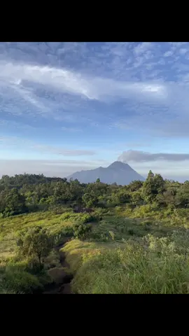 merbabu with you? #merbabu #mountain #fyp #merbabu3142mdpl #mountaindate 