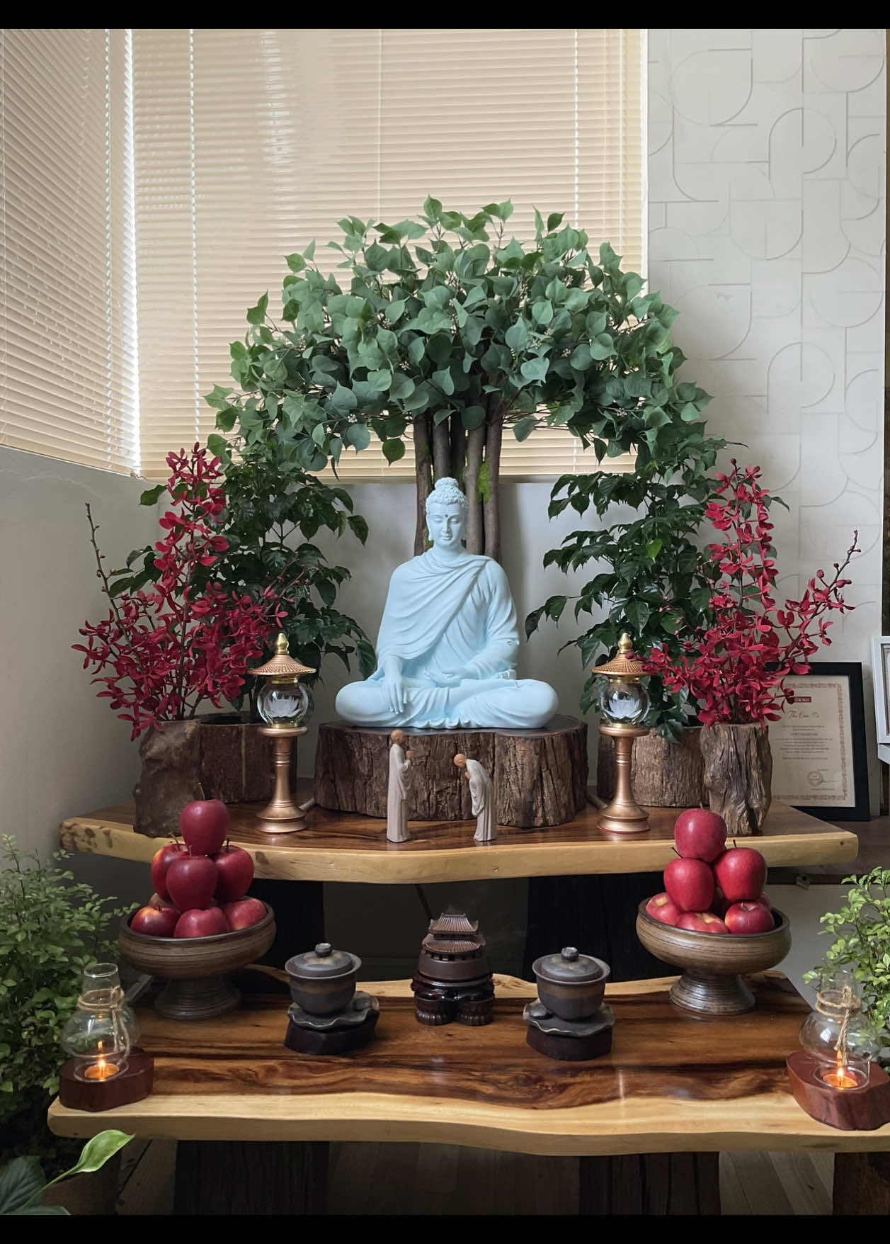 🌱 Phước vẫn đến, nghiệp vẫn trổ, việc của ta là không sinh khởi ngã mạn hay sầu khổ. 🌱 Phước vẫn đến, nghiệp vẫn trổ, việc của ta là không khởi tâm trốn tránh hay tìm cầu. 🌱 Phước vẫn đến, nghiệp vẫn trổ, việc của ta là giữ tâm không luyến ái với cả hai. Namo Buddhāya  Namo Dhammāya  Namo Sanghāya  #phatphap #tutamnhi 