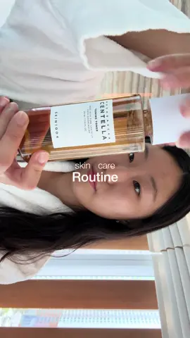 Korean skincare routine ft. centella asiatica for my sensitive, combination skin 😌 #gifted Product details: @skin1004official Madagascar centella toning toner Madagascar centella ampoule Madagascar centella soothing cream #koreanskincare #kbeauty #skin1004 #centella #centellaasiatica #skincare #skincareroutine #koreanskincareroutine
