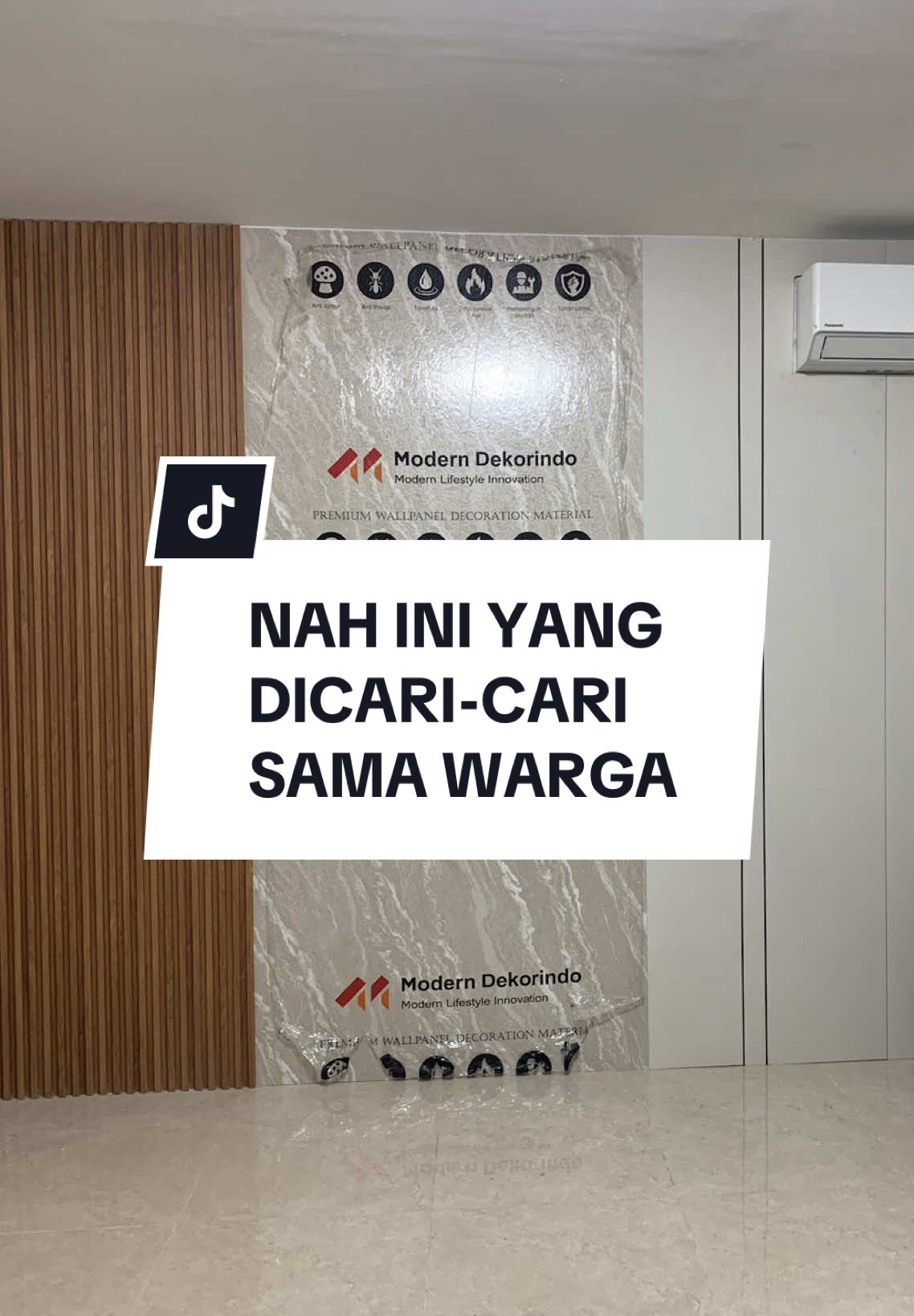 Setuju nggak kalau sekarang ini bukan eranya lagi, tiap tahun dekor dinding di rumah!!! Kalau mimin sih, lebih milih PVC Wallboard. Karena lebih ngasih benefit dan nambah estetik. #wallpanel #wallboard #pvc #homedecor #renovsirumah 