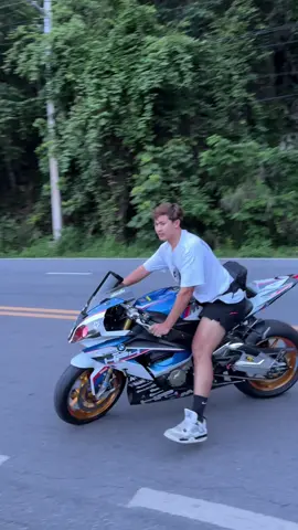 รถกับคน เลือกอะไร #s1000rr #พิกัดลับเชียงใหม่ 