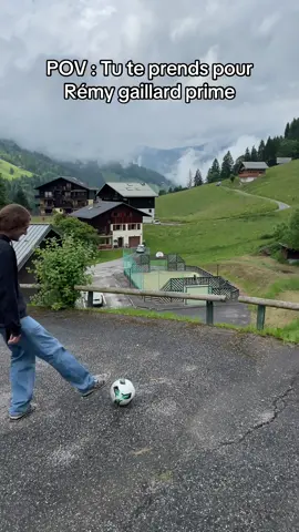 J’rap aussi j’ai sorti un EP 7 titres il s’appelle GTR c’est une folie furieuse  #foot #ballonrond #city #savoie #savoieoubien 