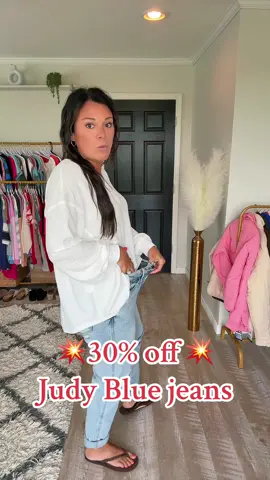 Perfect waffle shirt for fall🔥 sale ends soon #tiktokshopcreatorpicks #tiktokshopbacktoschool #judyblue #judybluejeans #fashiontikrok @Emma Lous Boutique 