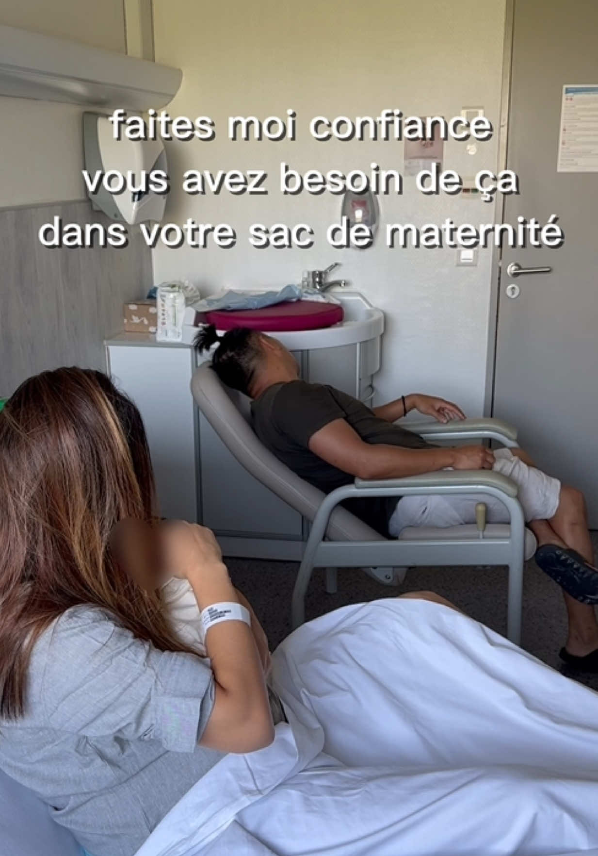 🤰vous me remercierez plus tard  🤷🏻‍♂️ c’est fatiguant un accouchement  #abregefrere #humour #grossesse #charger 