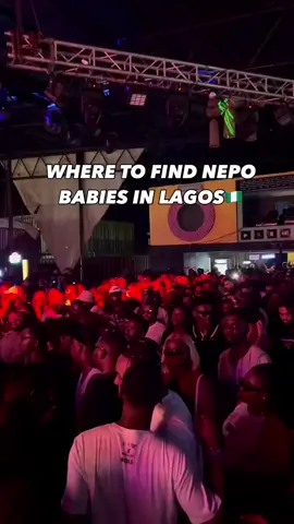 THINGS YOU ONLY SEE IN LAGOS The fact that this video gets worse😂 What’s the craziest thing you’ve seen in Lagos traffic? Don’t worry, we can be your therapist.  #lagosliving #lagosweekender 