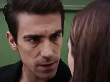 Her checking his heart beat then hers is embedded in my brain #fyp #viral #siyahbeyazask #asfer #turkishseries 