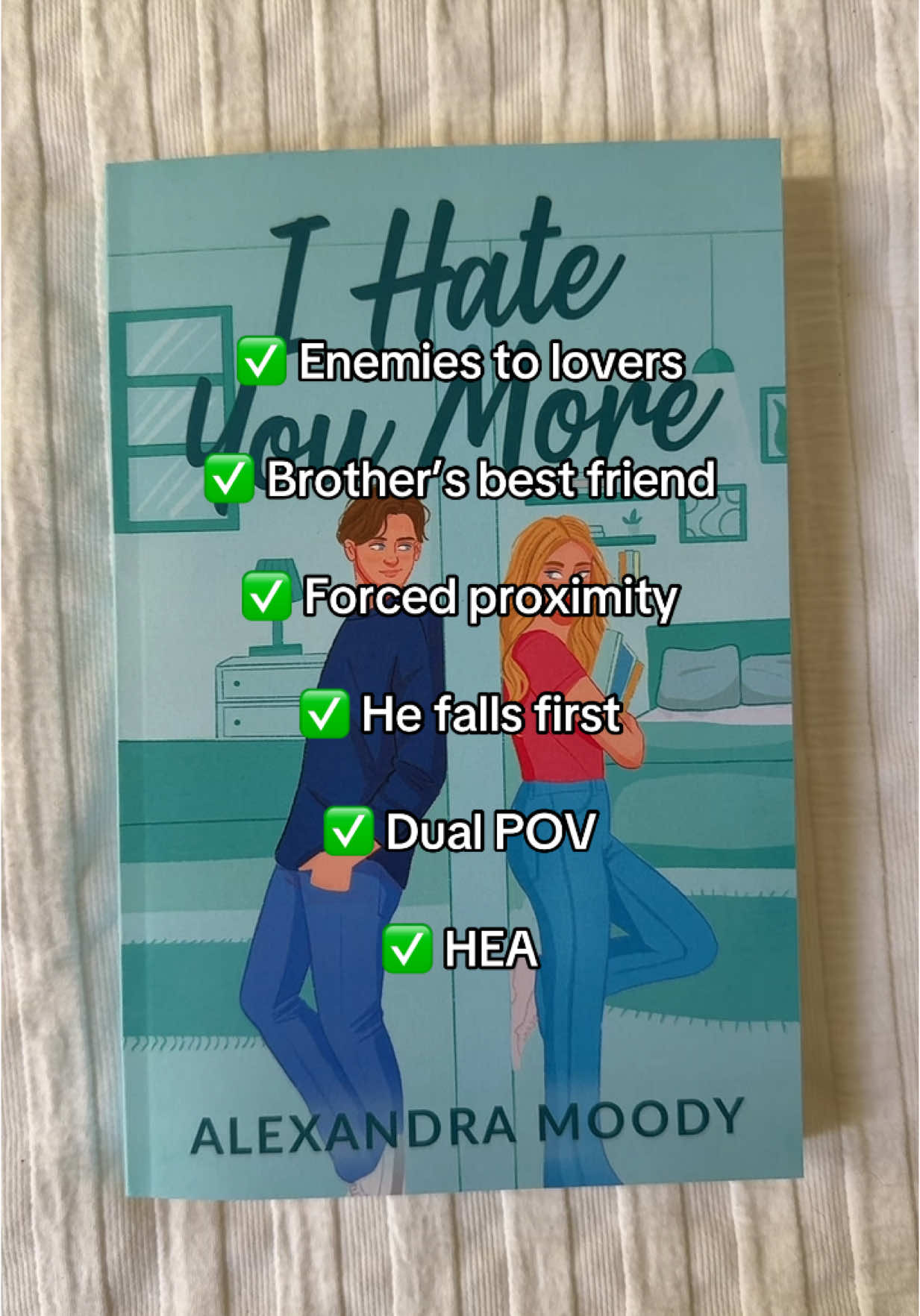 📖 I Hate You More by Alexandra Moody #romcombooks #yabookrecs #highschoolromancebooks #cutebooks #enemiestoloverstrope #bookboyfriend 
