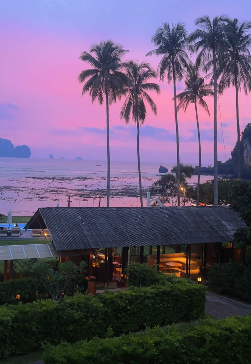 Tinidee sunset vibe  #islandvibes #tonsaibeach #krabithailand #krabi #fyp 