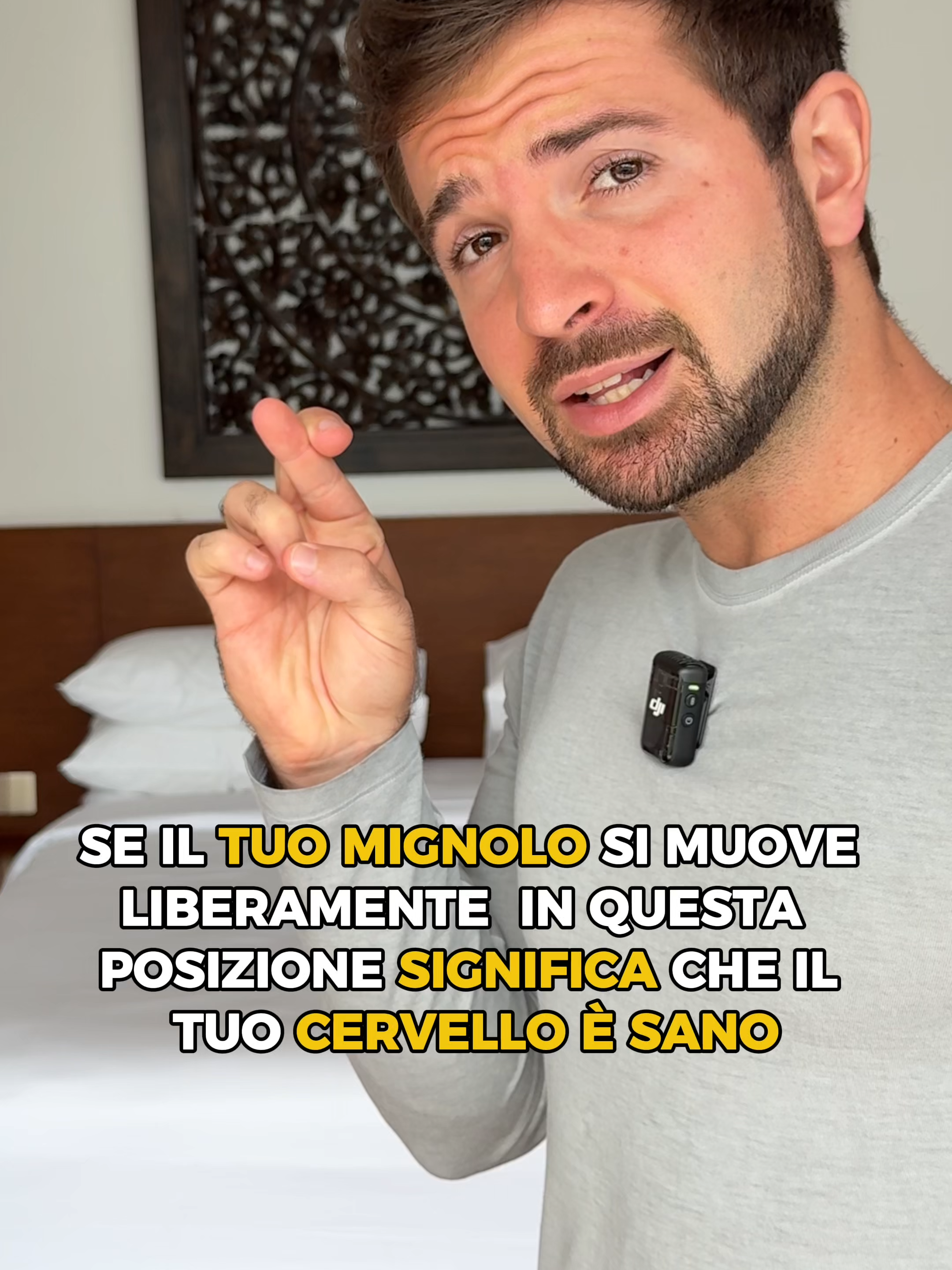 🧠 Se il tuo mignolo si muove liberamente in questa posizione, è un buon segno: il tuo cervello è sano! Fai questo esercizio per 30 secondi al giorno: stimola la neuroplasticità, migliora la coordinazione e può aiutare a prevenire l’Alzheimer. Ma attenzione: il vero nemico della salute mentale è lo stress cronico. Il tuo corpo, sotto stress continuo, produce cortisolo, l’ormone dello stress, che a lungo andare: ❌ Danneggia i neuroni (soprattutto quelli legati alla memoria) ❌ Riduce la neuroplasticità ❌ Indebolisce il sistema immunitario ❌ Favorisce grasso addominale e perdita di massa muscolare ❌ Aumenta il rischio di ansia, depressione e decadimento cognitivo La mente non può essere lucida se il corpo è in allerta costante. Il cortisolo è utile… ma solo in piccole dosi. Quando diventa cronico, corrode il cervello da dentro. 🔥 Vuoi sapere come abbassarlo naturalmente? Scrivimi NOSTRESS per avere gratuitamente  La Bibbia del Cortisolo , non qui ma su IG @sciaudone.matteo! #stress #benesserepsicologico #stiledivitasano #salute  #dimagrimento #fitness