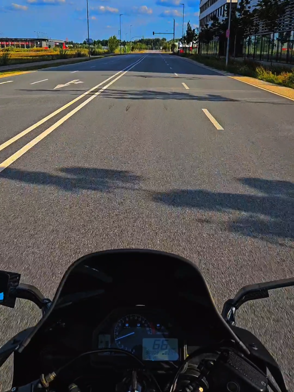 Menschen verwechseln oft Gutmütigkeit mit Schwäche. Nehmen ist schließlich leichter als geben 🤔 • #hondacbr600rr #viraltiktokvideo #bikelife #bikehub #foryou #fyp #realtalk #realstory #germanbiker #bikerboy #motorcycle #cold #viralvideos #fürdich #füreuch 