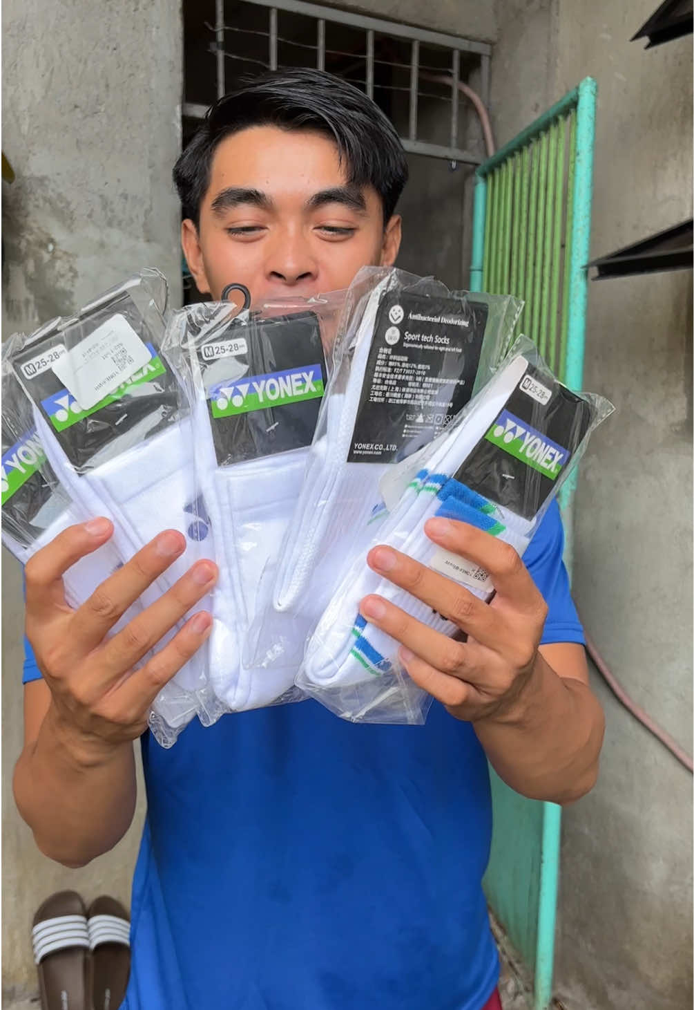 Yonex socks para sa mga badminton players at pwede din pang sports😁👌🏻 #yonex #yonexsocks #sportssocks #players #sports #threepairs #badminton #badmintonplayer #tennisplayers 