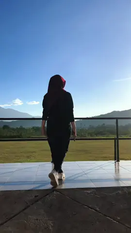 Sunrise☀️#sunrise #promomakangajian #cekkeranjangkuning #sepatu #fyp #sepatusport #sneakers 