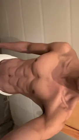 🥱🥱🥱 #tiktokmyanmar🇲🇲🇲🇲🇲🇲🇲🇲🇲🇲🇲🇲 #foryoupage #fyp #trendingtoday #body #sixpack 