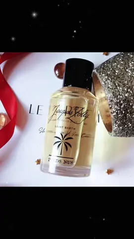 salutations 🩷🤍 🌴 Pieds Nus – Jacques Zolty ✨ Un parfum qui sent l’évasion, la peau chaude, le sable doré et la liberté... C’est simple : je suis fan de cette fragrance douce, solaire et si féminine 🌞 💐 Pyramide olfactive : • Notes de tête : fleur d’oranger, néroli, notes vertes • Notes de cœur : jasmin, tiaré, rose • Notes de fond : musc blanc, bois de santal, vanille Une création qui incarne à merveille l’esprit de Saint-Barth, entre luxe discret et nature sauvage. 💛 Sensuel, lumineux, enveloppant... Pieds Nus est un pur bonheur à porter au quotidien. 📍 Jacques Zolty – Parfums inspirés par l’art de vivre caribéen. @jacqueszoltyofficial 📸 @sanaascentbeauty #JacquesZolty #PiedsNus #PerfumeAddict #FragranceLover #ParfumDuJour #ParfumFemme #SenteurSolaire #SaintBarthVibes #LuxuryPerfume #ParfumCollection