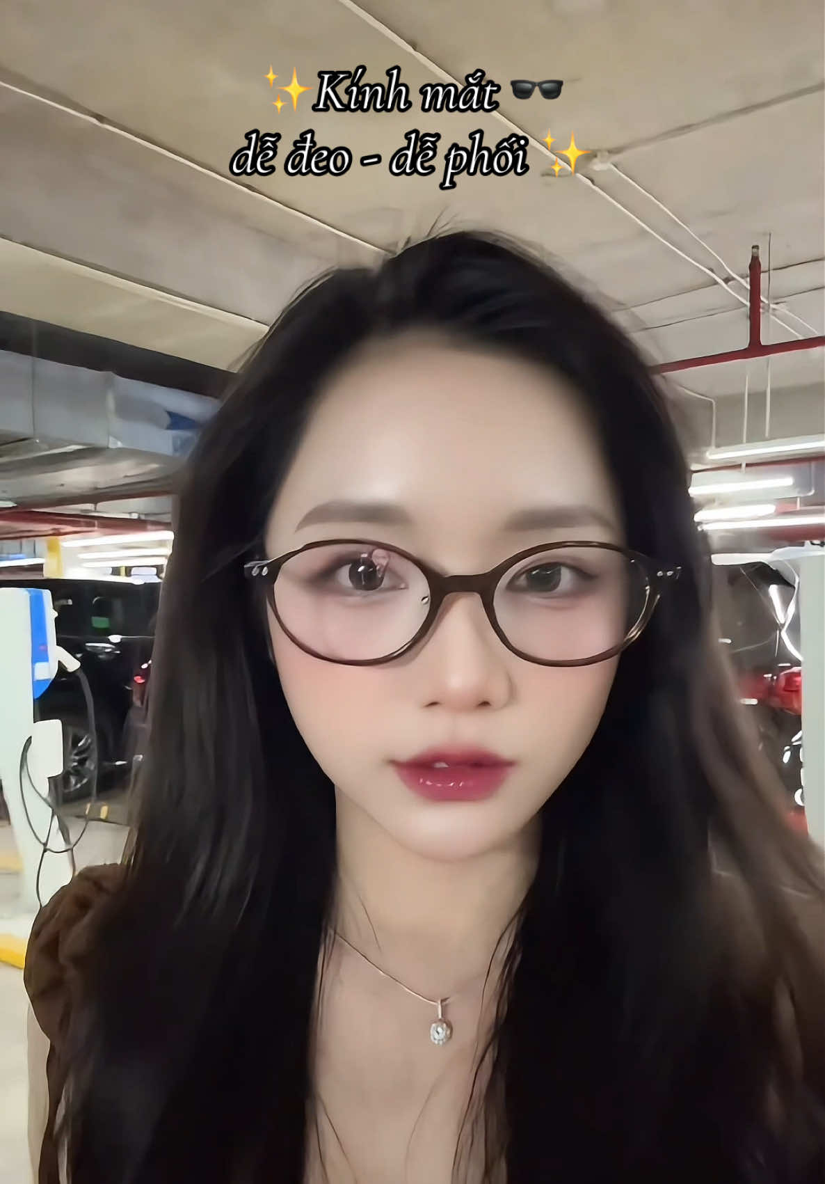 Cộng 1 ẻm kính mắt xinh xỉu 🕶️#riview #xuhuong #phuonganhcomestic #kinhmat #kínhmatmeo #kinhmatlyli 
