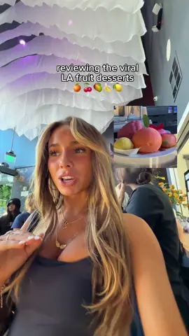 i have been wanting to try these forever 😫#la #losangeles #losangelesviralfruit #viralfruitpastrieshonestreview #honestreview #Foodie #dessert #foodinla #dessertsinla #whattodoinla #lafoodie #sweettreat 