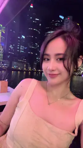 Clarke Quay မှာ လျှောက်သွား  #clarkequay #riverside #singaporenightlife 