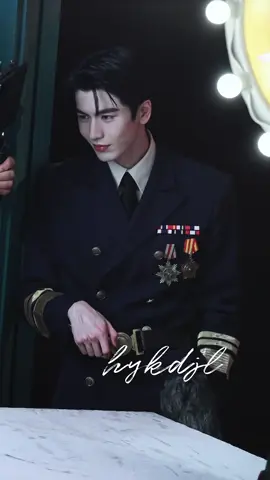 Xem cả tiếng rồi không biết cuốn chỗ nào #truonglanghach #zhanglinghe #giayphutayvuotgioihan #overdo #modungthanhdich #viral 