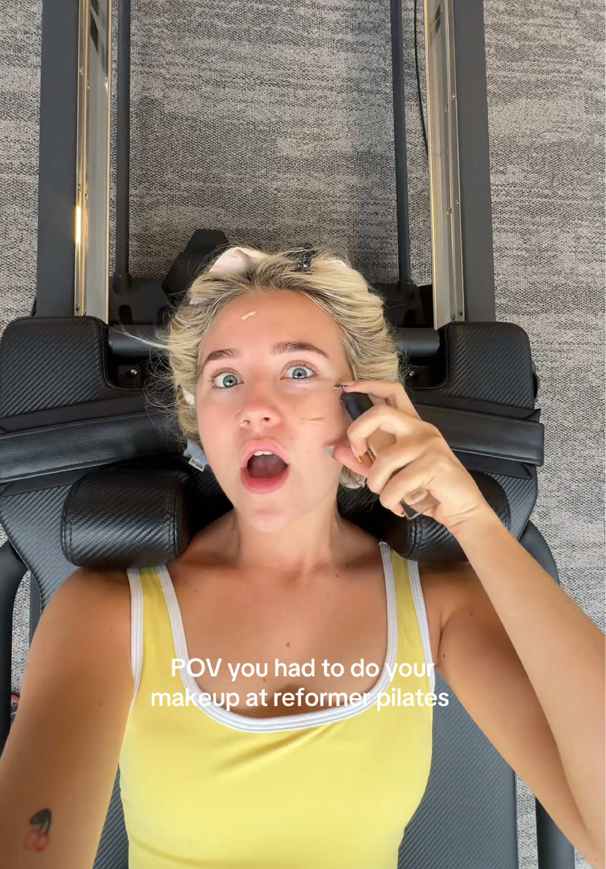 i was gonna be late to brunch😭 at the best studio @RestartReformerPilates #pilatesmakeup #latemakeup #makeuphacks 