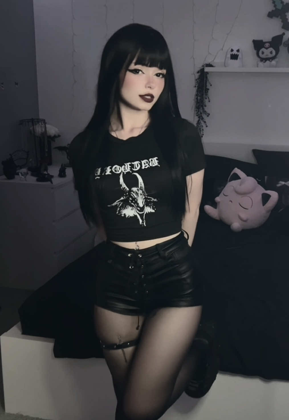 I can’t get this song out of my head, it’s playing 24/7 helppp ^•.•^