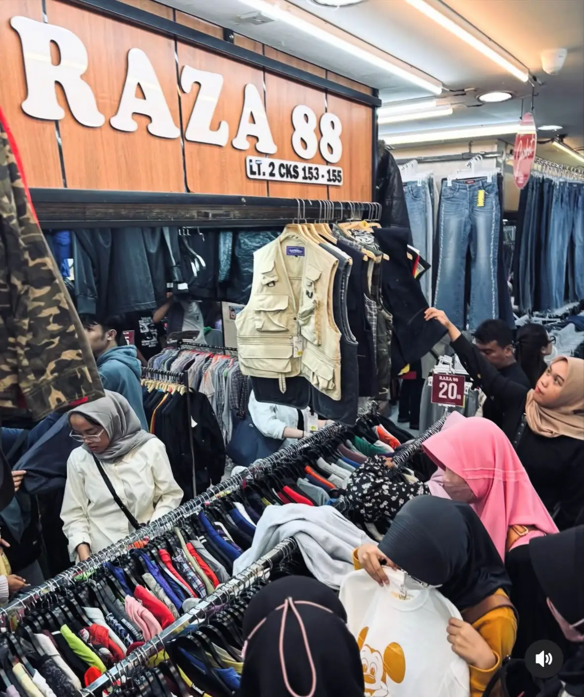 Raza 88 pasar senen blok III LT 2 CKS 153-155,📍 Senen jakarta pusat #thriftjakarta #thriftjaket 